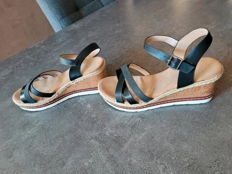 39 Wedge Sandals – photo 3